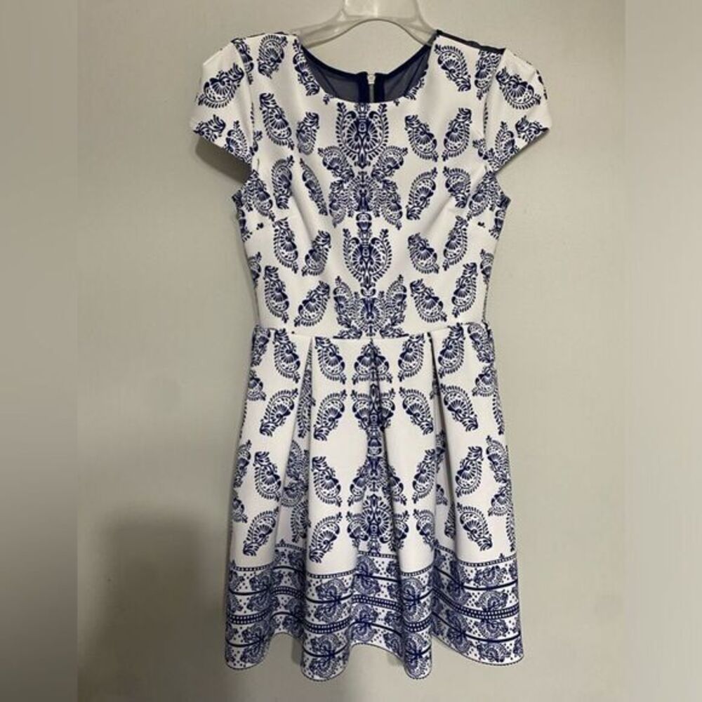 B darlin Women’s‎ short sleeve, blue and white dress size 3/4 small